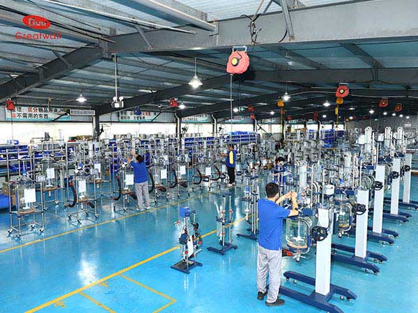 玻璃反應釜生產車間